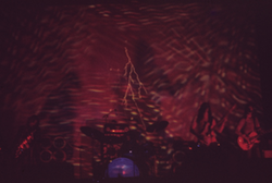 วง Hawkwind แสดงที่เมืองเซนต์หลุยส์ สหรัฐอเมริกา ในปี 1974