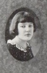 เบ็ตตี้ บาร์ด ที่โรงเรียนมัธยมรูสเวลต์ ปี 1923