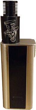 บุหรี่ไฟฟ้าแบบกล่อง (Box mod) ที่ติดตั้งอะตอมไมเซอร์แบบหยดน้ำยาที่สามารถประกอบใหม่ได้ (RDA)