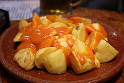 มันฝรั่งทอดกรอบ (Patatas bravas)