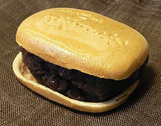 โมนากะ