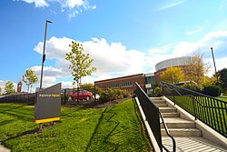 Andorfer Commons ที่สถาบันเทคโนโลยีอินเดียนา (Indiana Tech) เป็นศูนย์นันทนาการสำหรับนักศึกษา