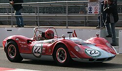 รถสปอร์ต McLaren M1A สีส้ม