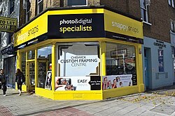 ร้าน Snappy Snaps ในย่านชิสวิค กรุงลอนดอน