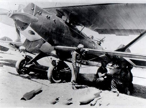 Sabiha Gökçen หน้า Breguet 19 ประมาณปี 1937