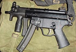 ปืน MP5K ยี่ห้อ HELWAN ผลิตในอียิปต์ พร้อมแม็กกาซีนยาว