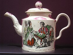 กาน้ำชาที่มีภาพหมอดู พิมพ์เส้นขอบสีดำแล้วลงสีเคลือบด้วยมือ ค.ศ. 1762–1782
