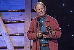 ไมเคิล มอร์พูร์โก ขึ้นเวทีรับรางวัล