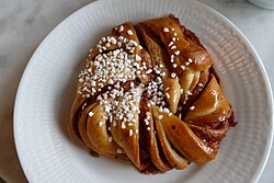 ขนมปังอบเชย