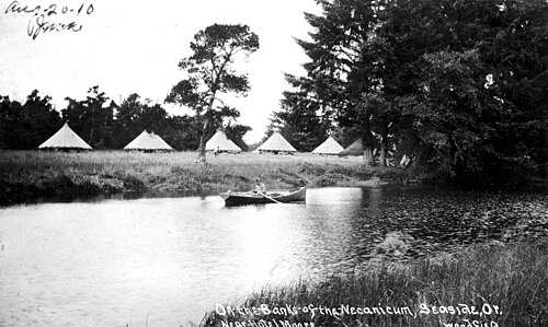 ภาพถ่ายประวัติศาสตร์: ริมฝั่งแม่น้ำใกล้โรงแรมมัวร์ในเมืองซีไซด์