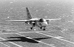 NH706 เครื่องบินขับไล่ S-3A Viking สังกัดฝูงบิน VS-21 ลงจอดบนยาน Enterprise ในเดือนสิงหาคม ปี 1988