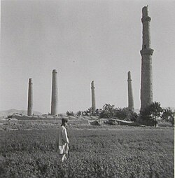 หอคอยมัสยิดที่ยังคงเหลืออยู่ในปี 1939–40