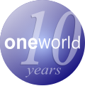 วงกลมสีน้ำเงินที่มีข้อความ "10 years" พิมพ์อยู่ด้านหลังคำว่า Oneworld เป็นลายน้ำ