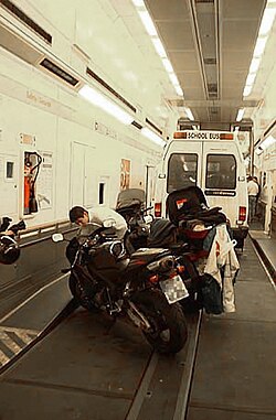 รถไฟรับส่งรถยนต์