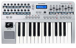 ตัวควบคุม MIDI สองอ็อกเทฟ Novation Remote 25