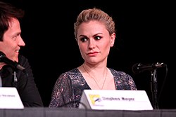 แอนนา ปาควิน กล่าวสุนทรพจน์ในงาน San Diego Comic-Con International ปี 2012 ที่เมืองซานดิเอโก รัฐแคลิฟอร์เนีย