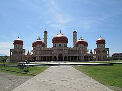 มัสยิดหลวง Baitul Makmur Meulaboh